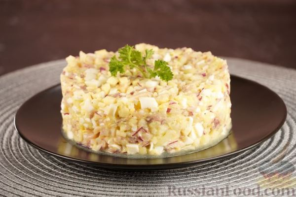 Тартар из селёдки, с огурцом и яблоком