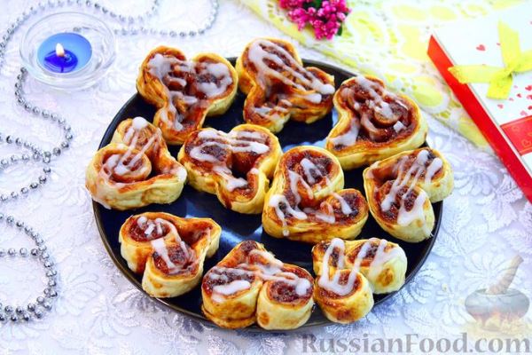 Слоёное печенье «Сердечки» с джемом