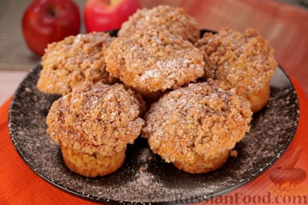Яблочные маффины с коричной посыпкой