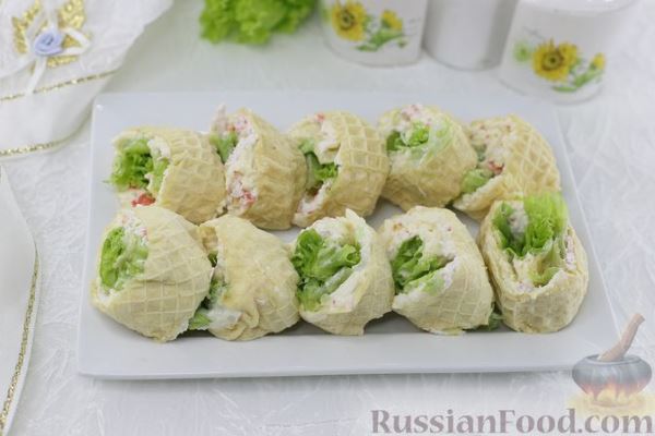 Крабовый рулет из вафельных коржей